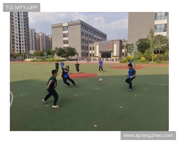 热爱足球的篮球巨星们：他们的绿茵梦想与篮球生涯如何交织