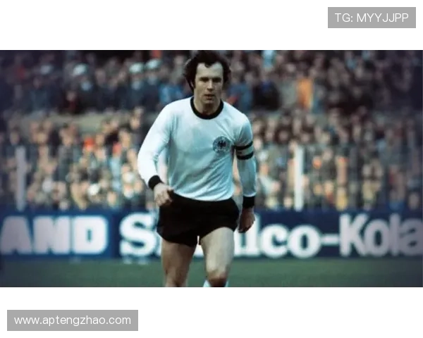 球星笔足球：探秘足球场上的传奇人物与他们的非凡足迹