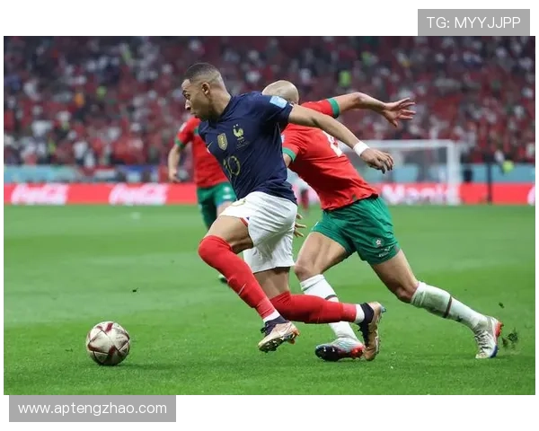 足球世界六号球星代表人物与经典传奇故事全景深度解析